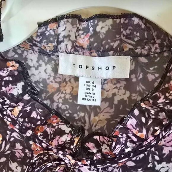 Topshop Blouse Women's Size 2 Black Floral Sheer Pleated Boho Long Sleeve Button - Picture 3 of 12